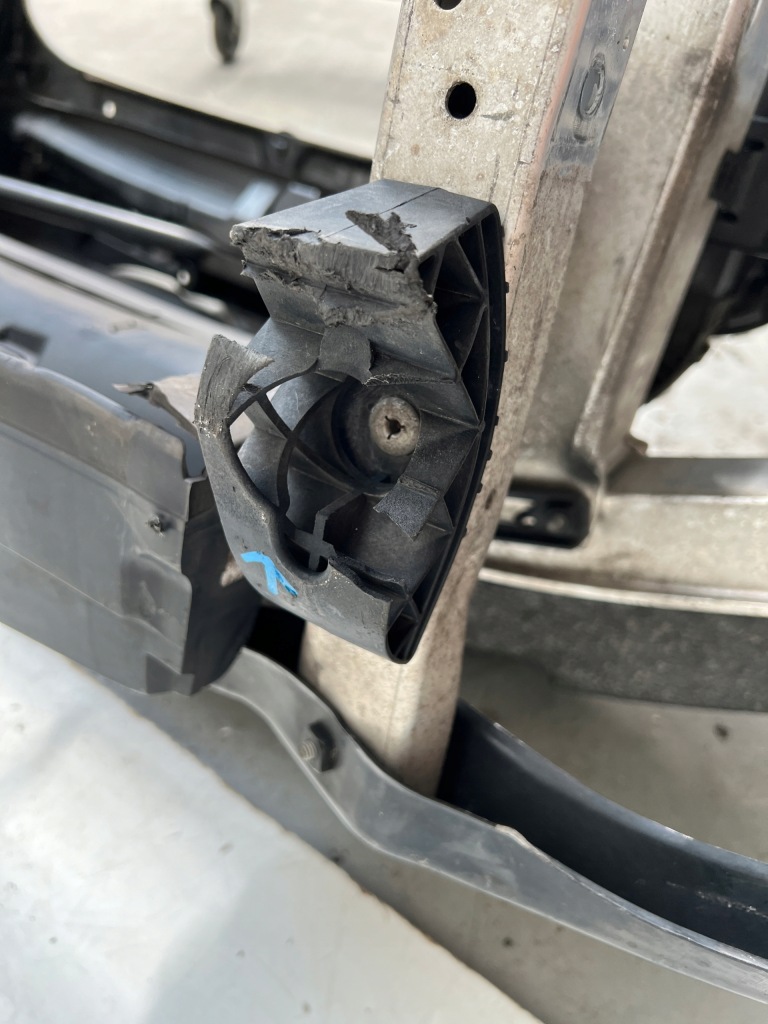 Купити Ремінь передній радіатор комплект радіатор bmw seria 1 f20 f21 2.0 d європа