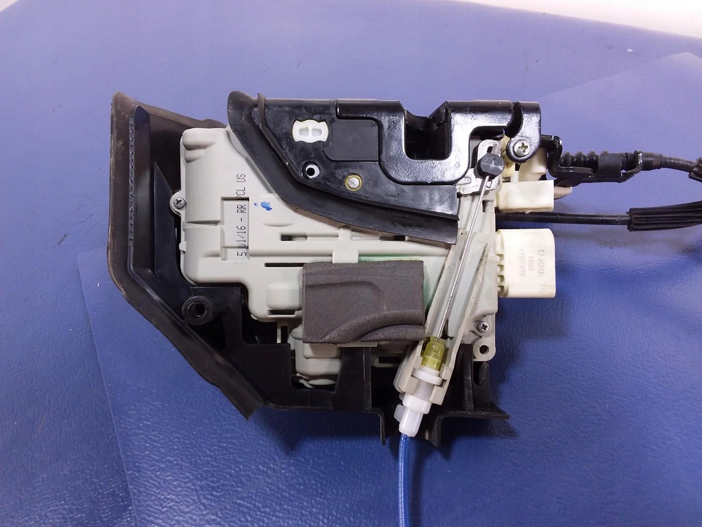 фото №8, Audi a8 d4 4h замок двері задня правий доводчик 12 pin