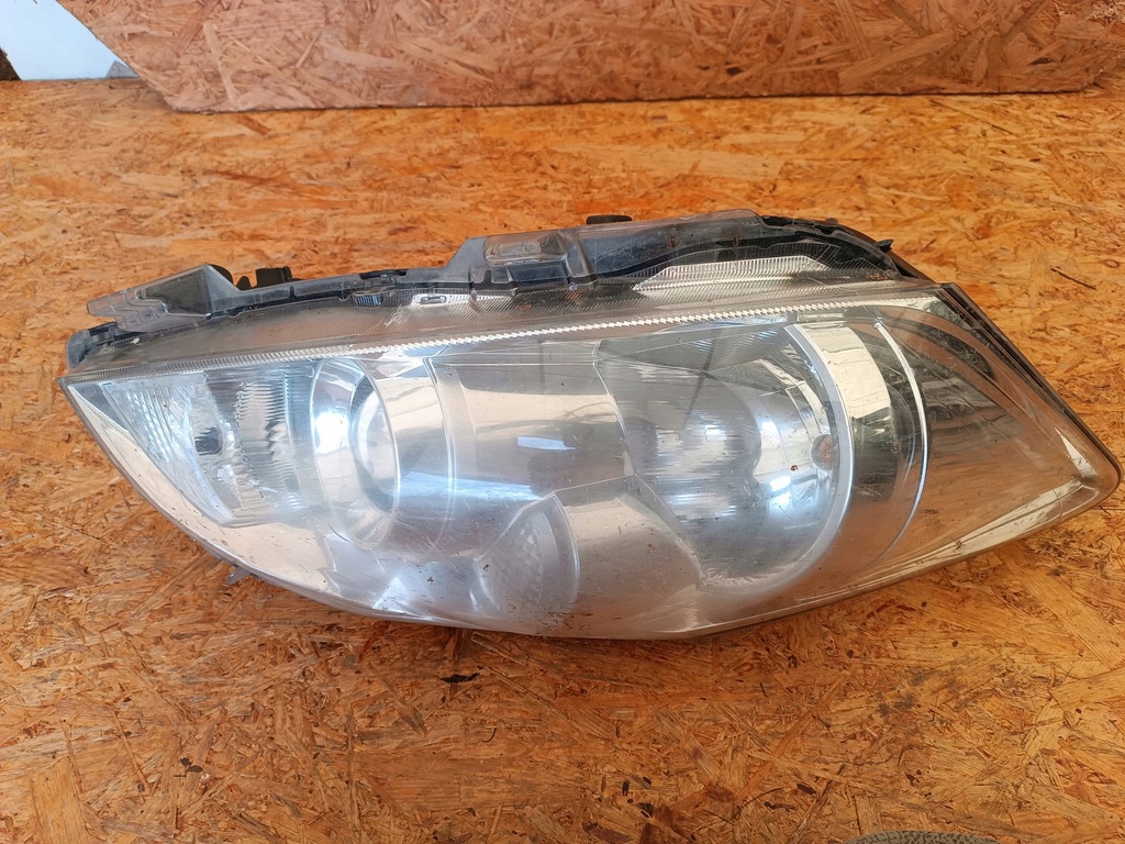 фото №11, Лампа правый перед eu 81110-02a40 toyota auris i lift