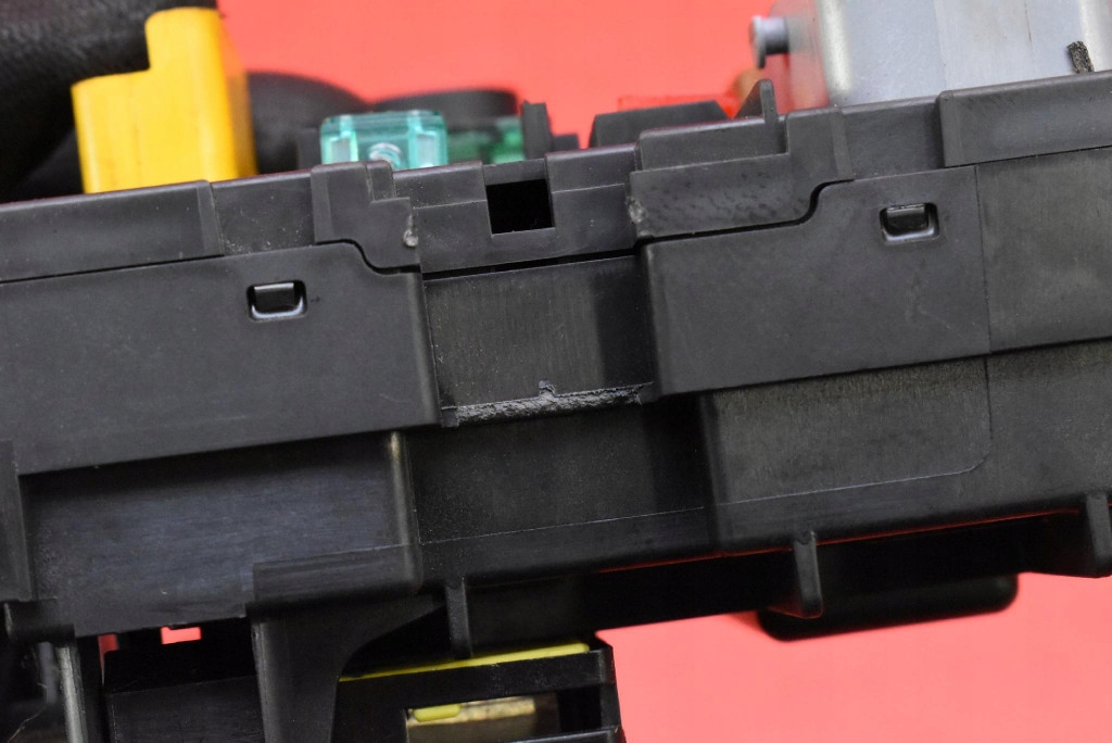 фото №11, Коробка предохранителей bsm 9664055780 peugeot 207 1 i 1.4 hdi 68 km 06-09