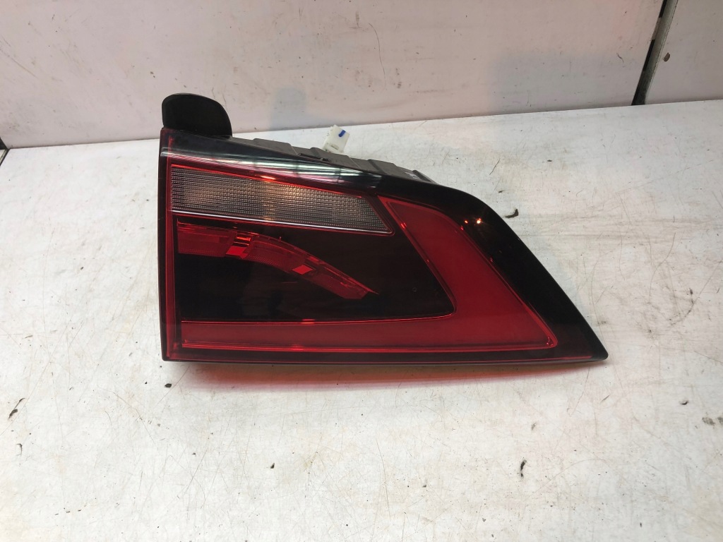 фото №1, Mg zs lift 2023- лампа кришки задня права w кришка 5d