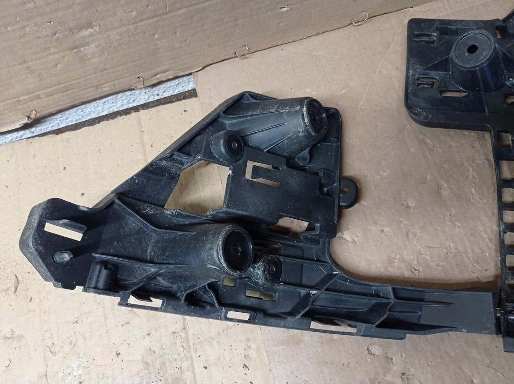 фото №7, Направляющая бампера правый перед audi e-tron