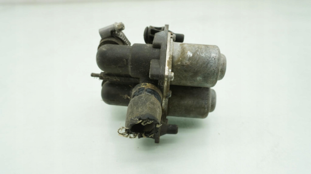 Mercedes w124 электро клапан циркуляция воды 1147412015 Недорого