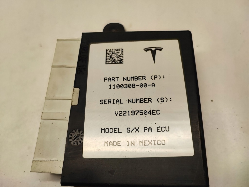 Tesla model x модуль pdc 110030800a 2017 Оригинал