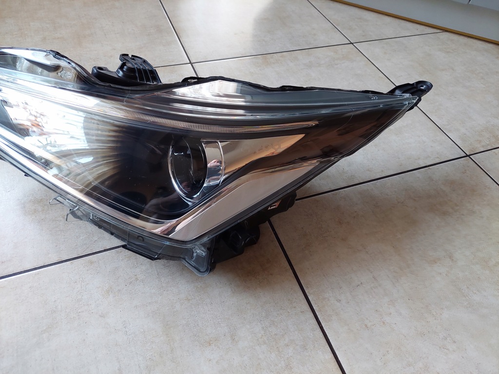 фото №3, Левая - линза - led - toyota aygo ii - lift