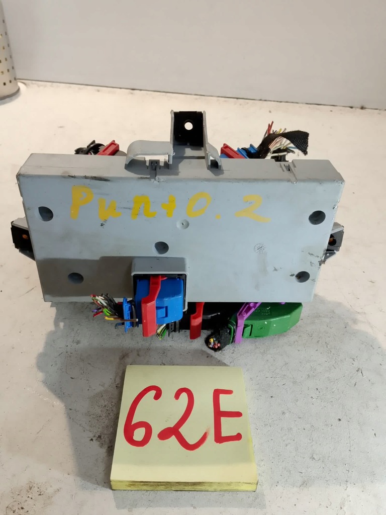 Купить Fiat punto 51735170 коробка предохранителей