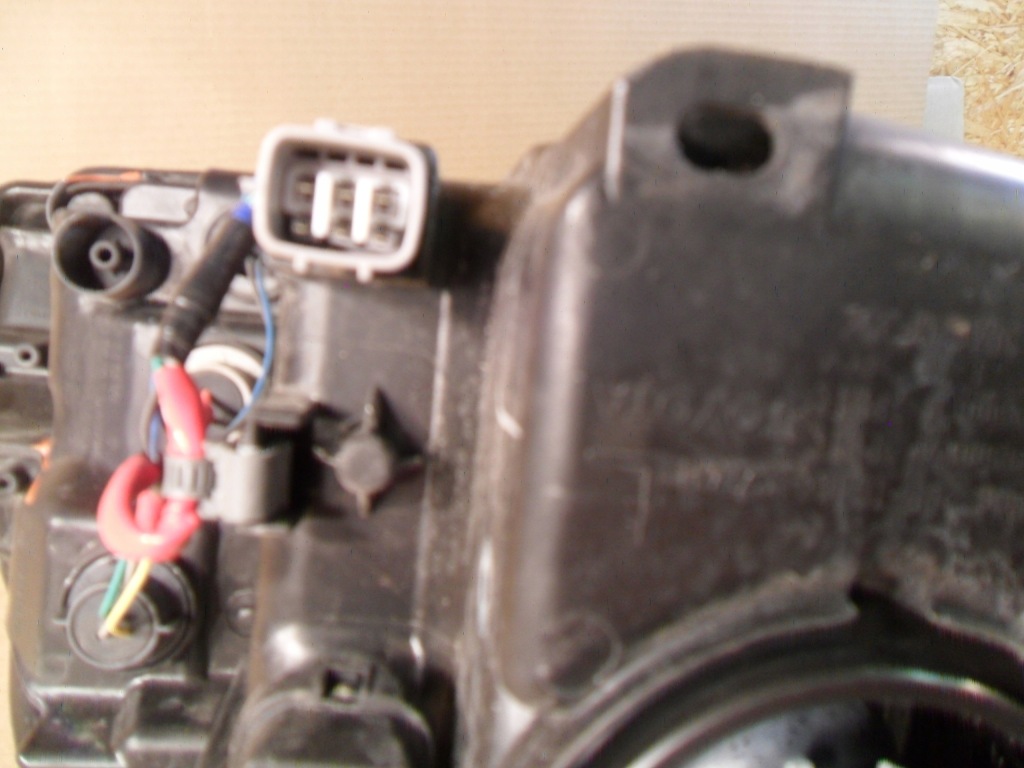 Toyota yaris 14-17 фара фара левая Киев