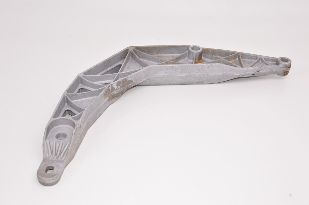 фото №1, Porsche 911 993 кронштейн заднего подвеска