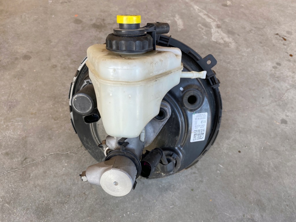 фото №1, Насос гальмівна підсилювач гальм audi q7 4l 7l8612101a