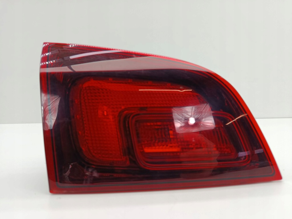 Купить Opel adam лампа правая задняя 366900804