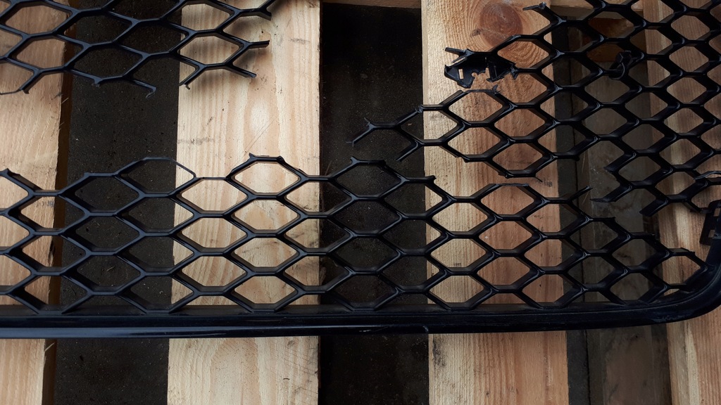 фото №8, A5 8t lift решётка радиатора plaster соты na запчасти ubytki