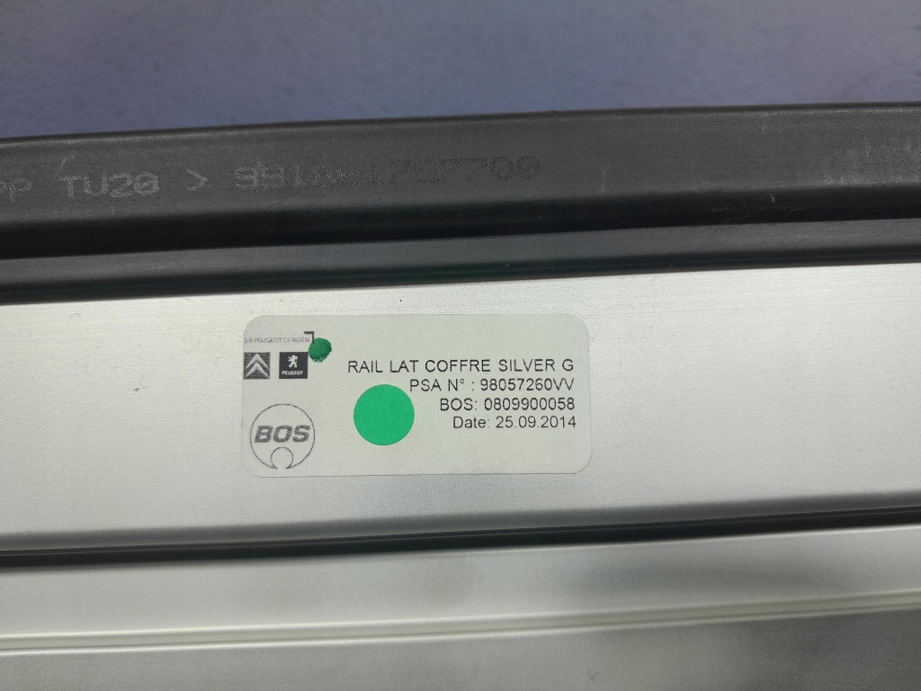 фото №6, Peugeot 308 ii t9 sw kombi молдинг направляющая багажника левая 98057260vv
