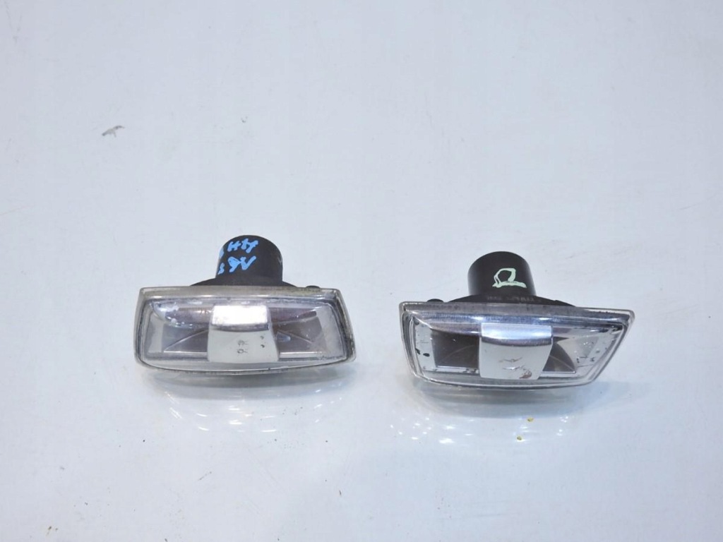 Поворотник крыла opel astra iii h 13131298 13131299 с Разборки