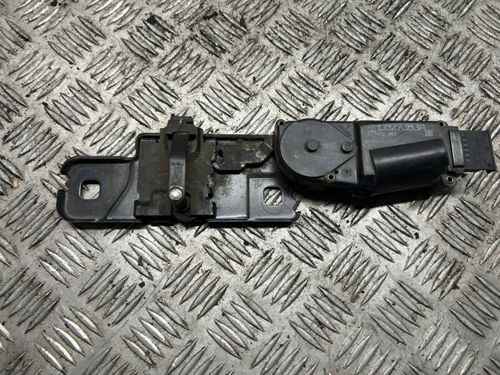 фото №1, Замок доводчик крышки багажника audi a8 d4 4h0827383a