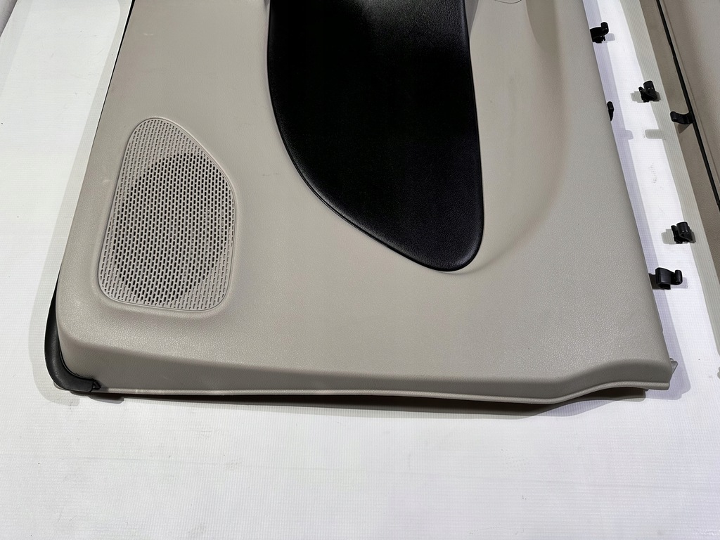 фото №7, Обшивки обшивка оббивка обшивка двері шторка chrysler pacifica 2016 - 2022