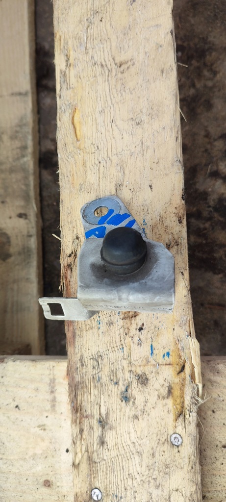 фото №1, Отбойник капот opel insignia левый z40r 13248767