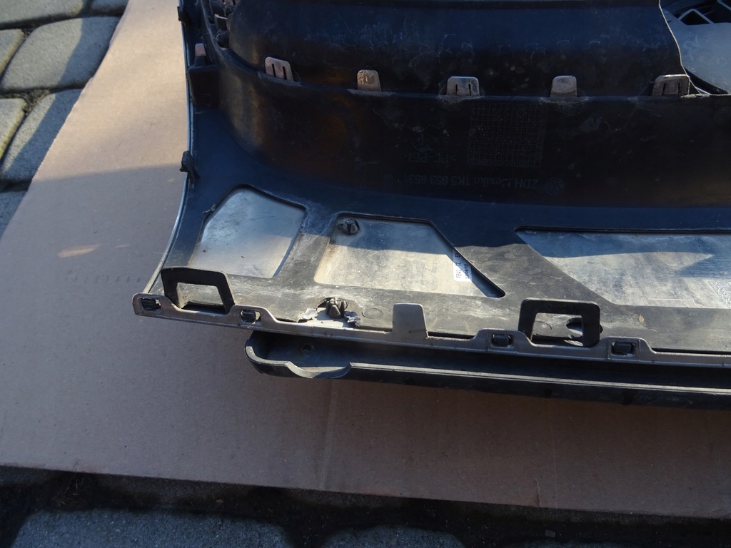 фото №7, Vw jetta 1k5 golf v kombi решётка радиатора logo кронштейн номерного знака