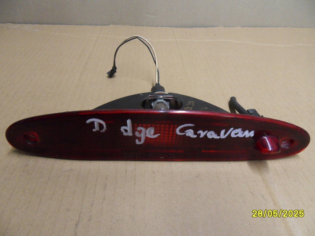 фото №1, Третій світло стоп dodge caravan 58622e