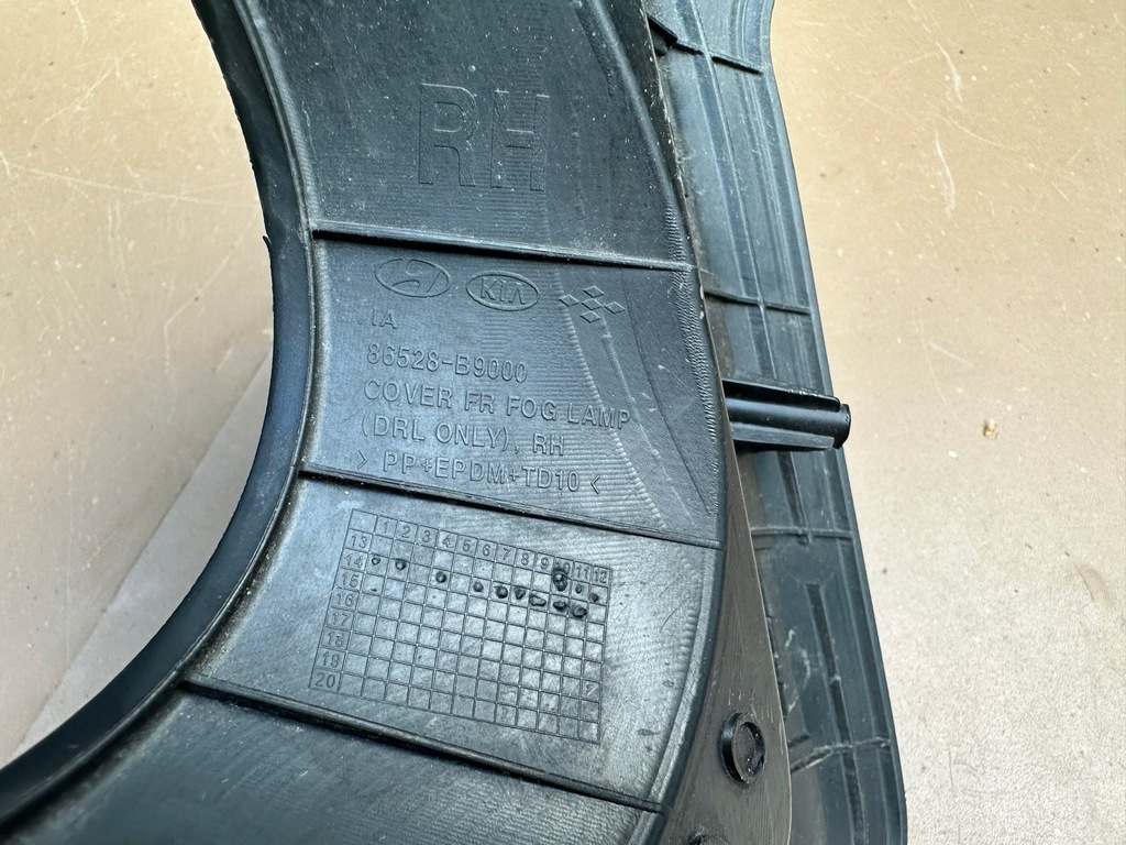 фото №11, Hyundai i10 ii 13-16r решітка протитуманної фари правий перед