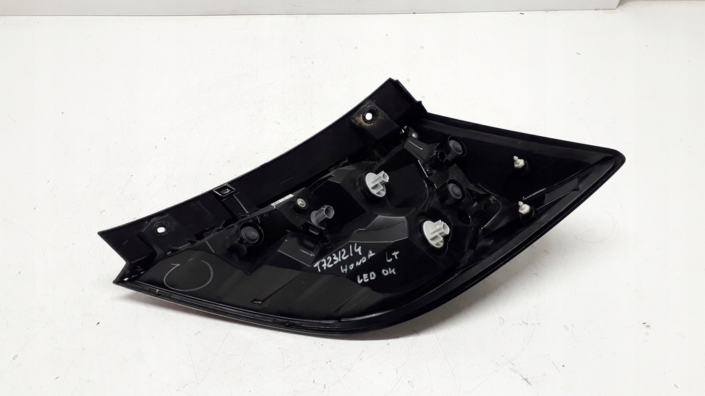 фото №4, Honda civic 10 x hb 15- лампа левая задняя led