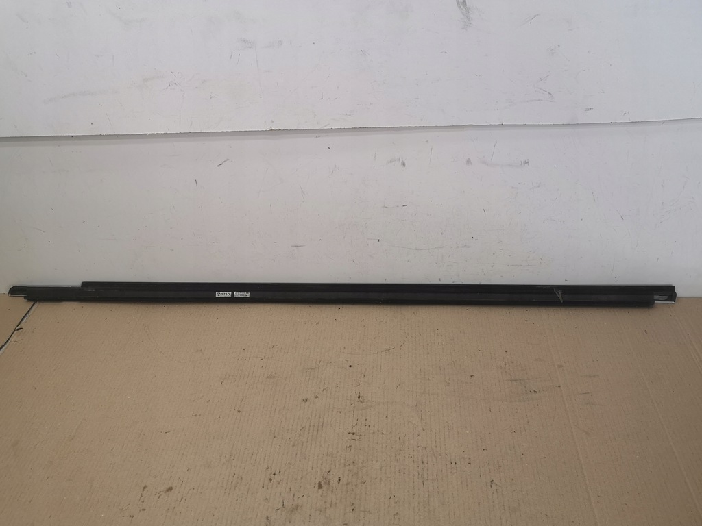 фото №7, Молдинг уплотнитель хром дверь правая vw eos 05-10