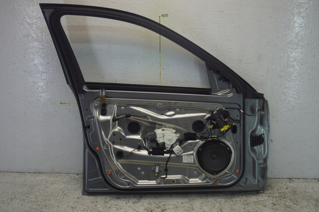фото №14, Дверь левый перед mercedes c w204