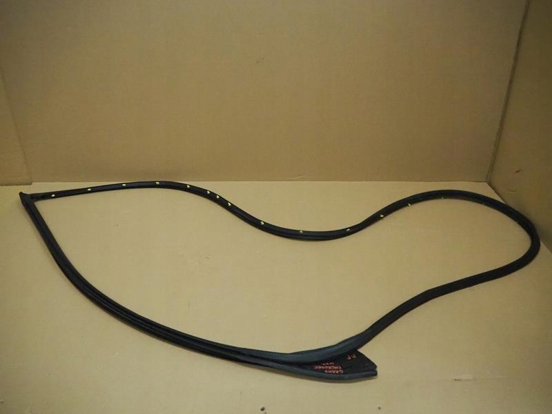 фото №1, Прокладка дверь правый перед grand cherokee wk2