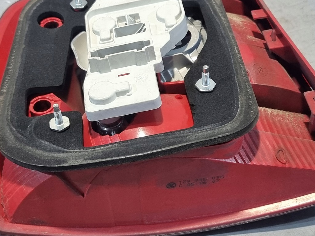 фото №13, Лампа правий задня оригінальний номер 1z9945096 skoda octavia ii kombi