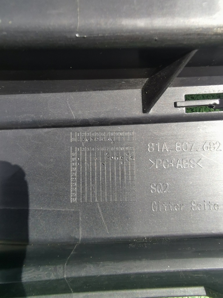 фото №12, Решітка права бампера перед передній audi q2 sq2 81a 81a807682s