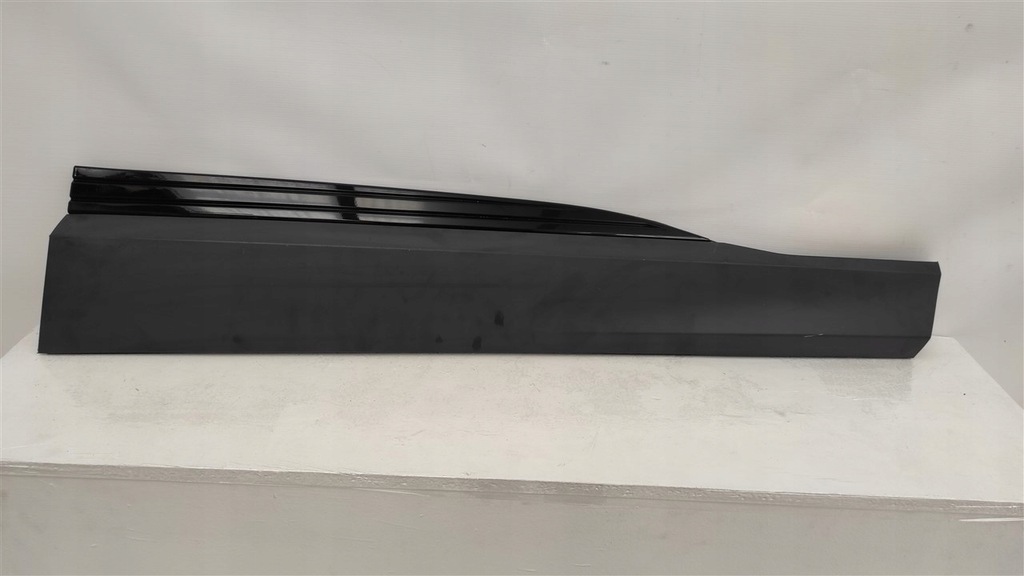 фото №1, Молдинг дверь правая перед audi e-tron 4ke853960