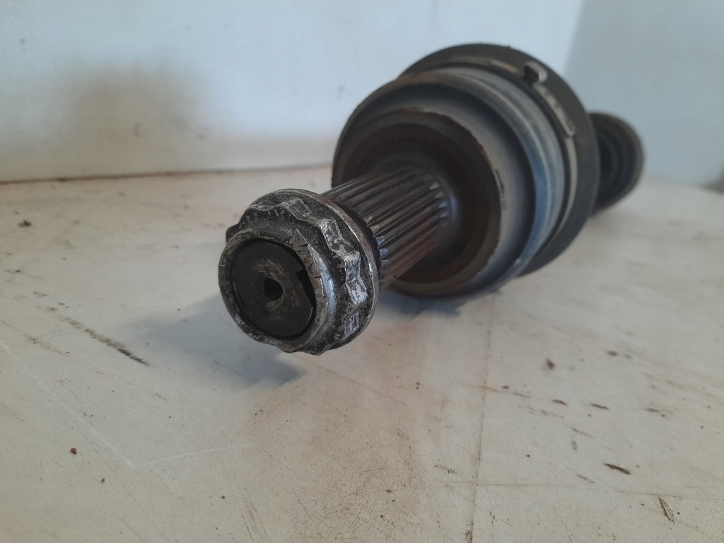 Bmw x3 e83 03-06 crossover 2.0d приводной вал левая перед 7524045 m47t0e4 в Украине