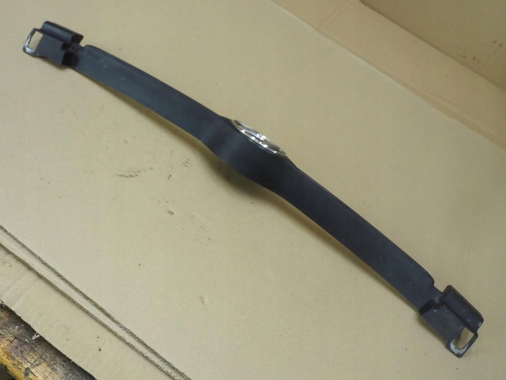 фото №10, Hyundai h-1 h200 starex 97- решётка радиатора эмблема