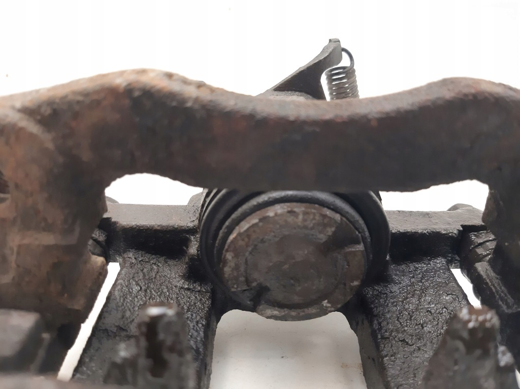 2012 fiat freemont суппорт тормозной задний 15812301 Киев