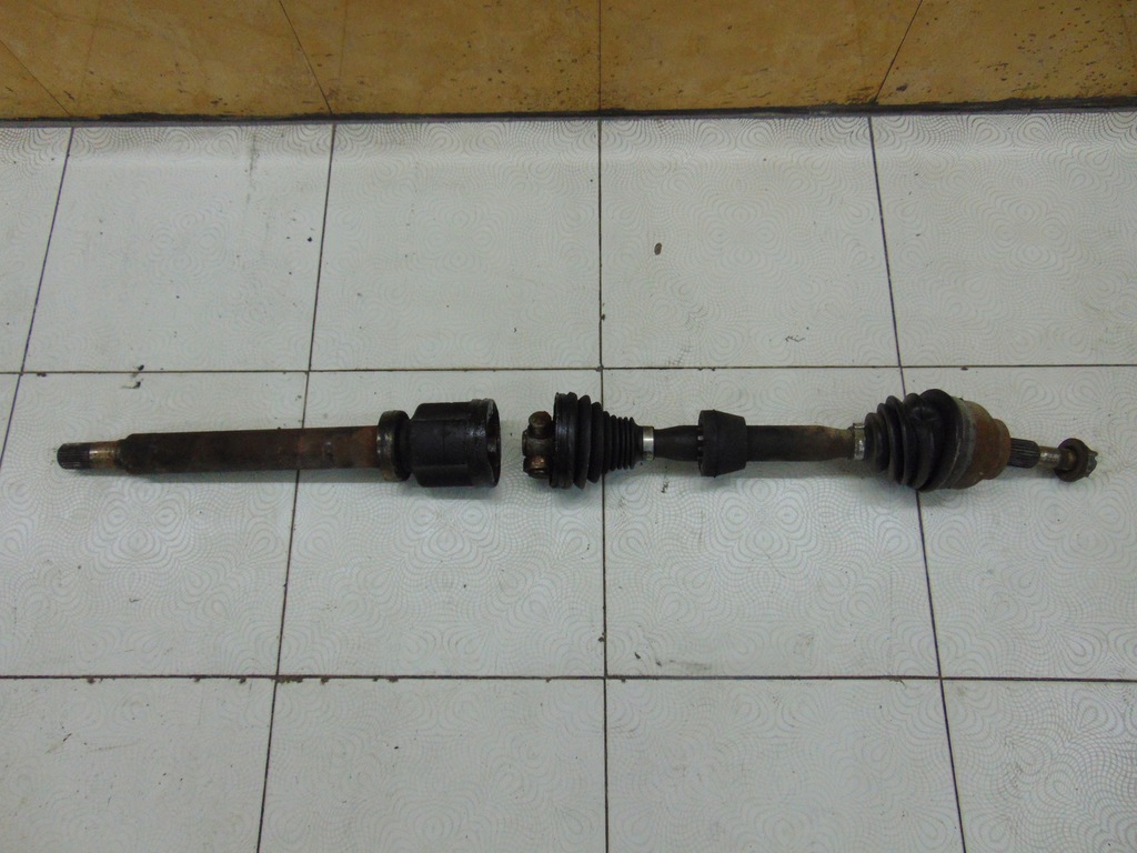 фото №1, Приводной вал правая ford focus mk3 1.5d автоматическая коробка передач