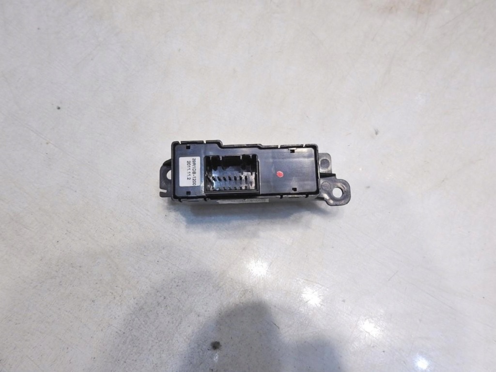 фото №3, Кнопка підігрів сидіння sport правий i40