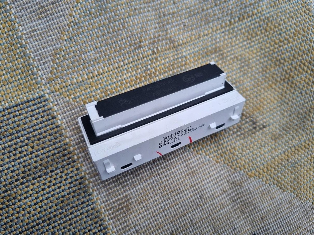 фото №1, Дисплей подушка безпеки пасажира corolla e21