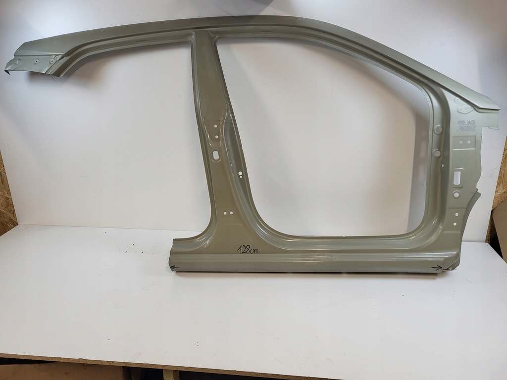 фото №1, Hyundai i20 ii 14- правый порог блок двигателя крыша новый оригинал!