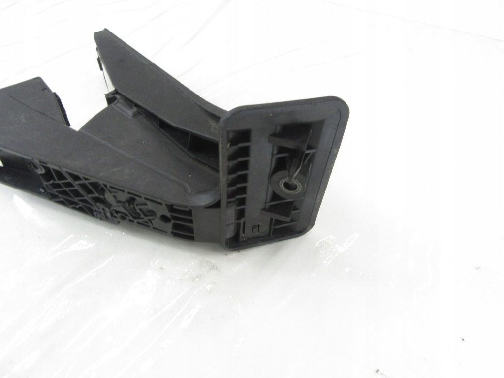 фото №3, Педаль газа bmw e60 e61 e65 e66 e70 e71 e83 e90 e91 f06 f10 f11 f25 автоматическая коробка передач