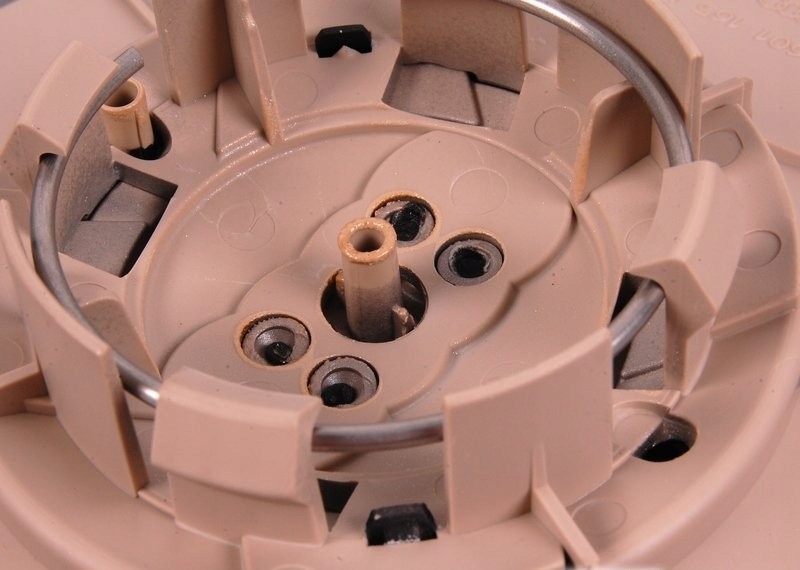 фото №5, Липучка rozprzestrzenialny vag audi a4 s4 quattro b6 b7 2001 2008 оригинальный