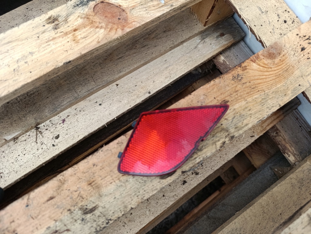 фото №1, Отражатель бампера правый задняя seat altea xl freetrack toledo iii 5p8945106a