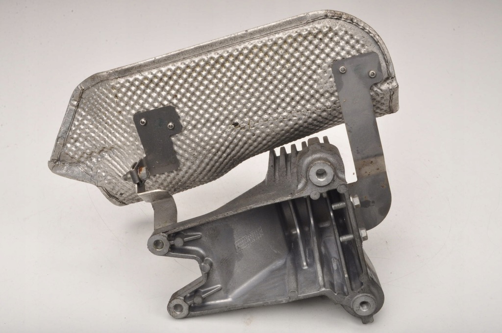 фото №5, Ferrari california 4.3 кронштейн подушка двигуна