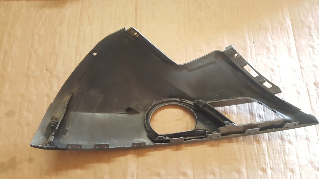 Права решітка бампера перед 4l0807062d 4l0807490a audi q7 2010-2015 Зі Шроту