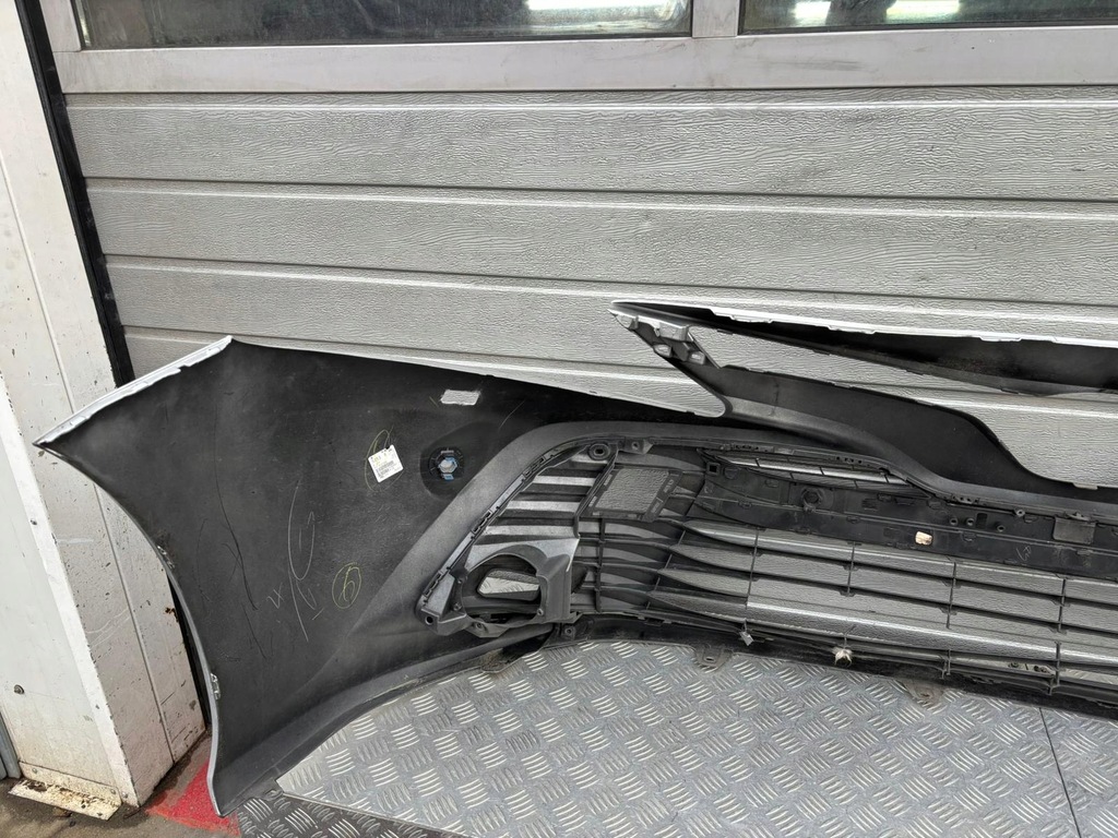 фото №9, Toyota camry viii бампер перед 17-