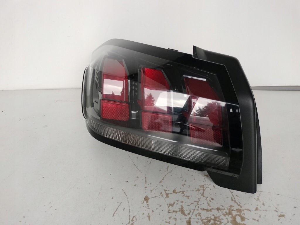 Купити Фара ліва задня peugeot 208 19- led