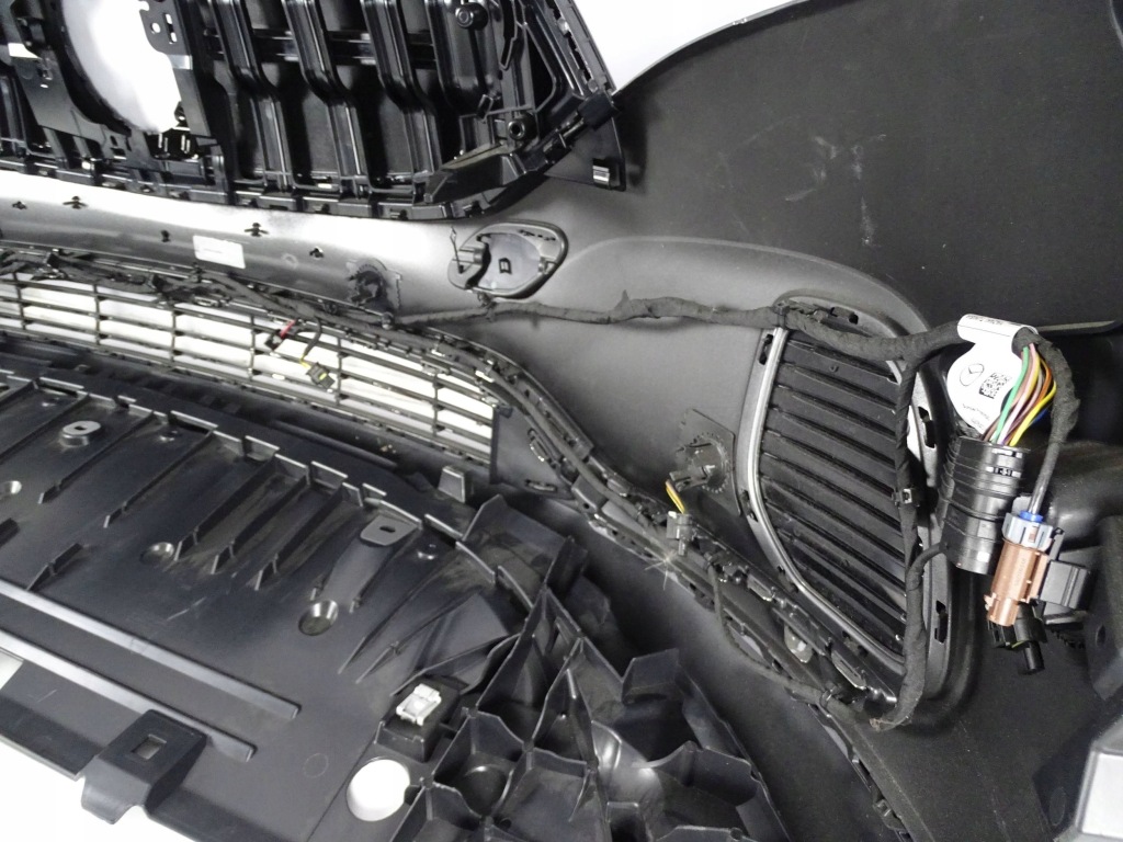 фото №11, Бампер перед передний mercedes eqa 243 w243 версия 6xpdc + радар + камера