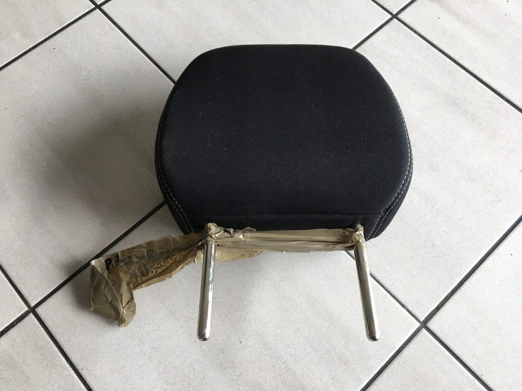 фото №1, S-cross 13- подголовник сиденье передний правый перед