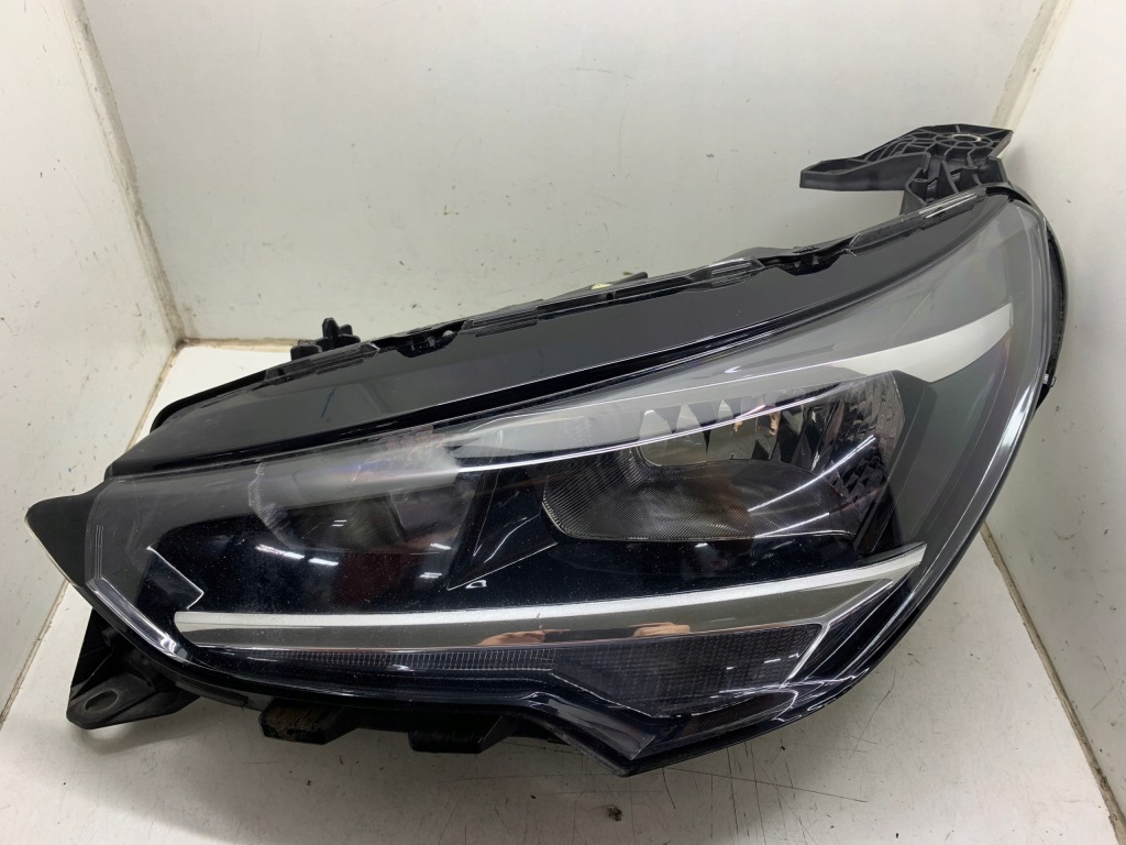 Купить Лампа левый перед левая передняя 39162648 opel corsa f 19- европа