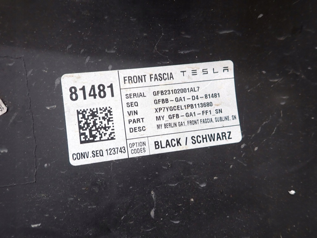 Tesla model y 20- бампер перед передний Доставка