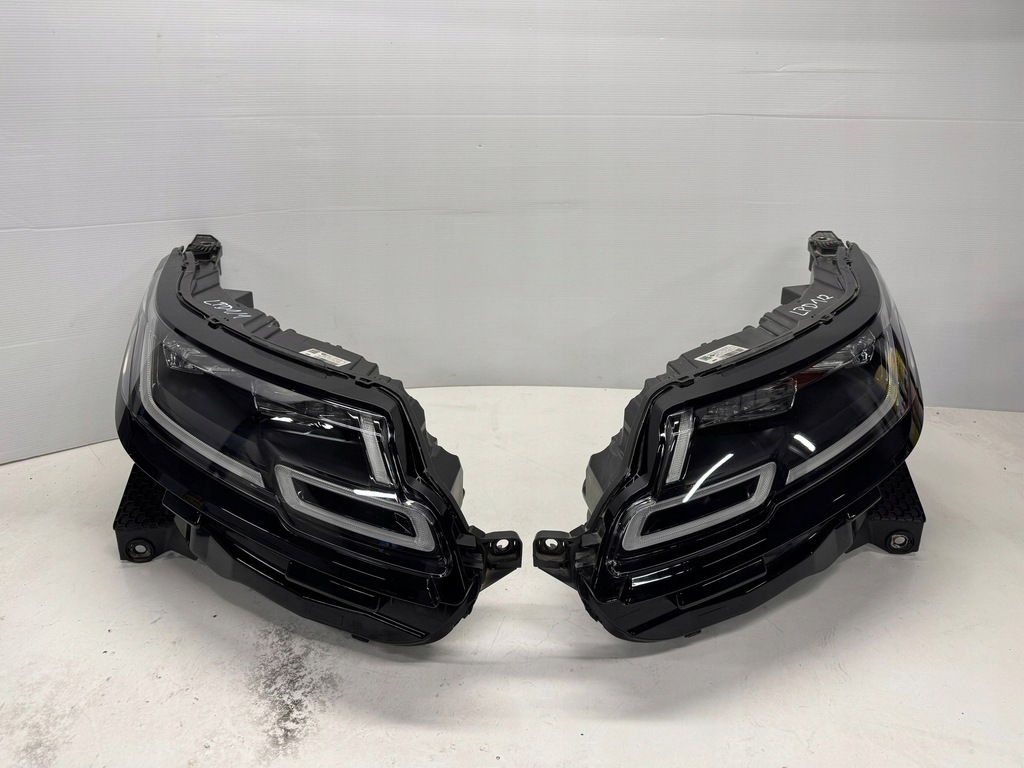 фото №1, Land rover range rover velar l560 лампа перед передняя high m8a2-13w029-la