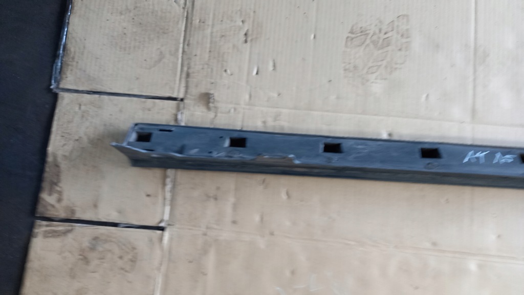 фото №9, Молдинг поріг права 30618433 volvo s40 v40 lift